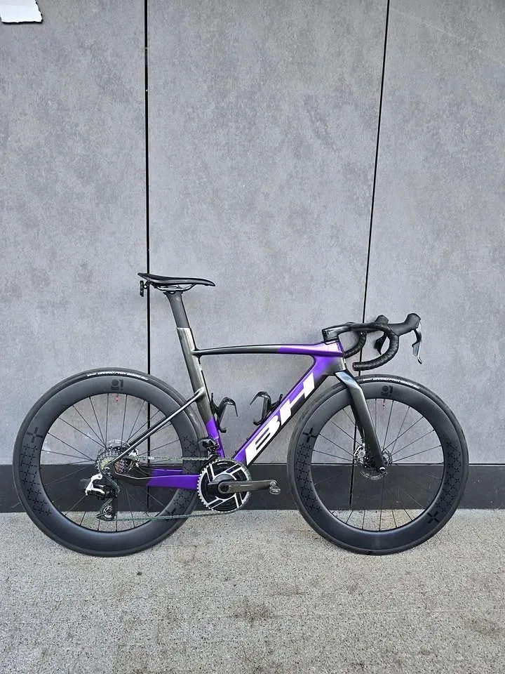 BH with 10PLUS road wheels, 60mm