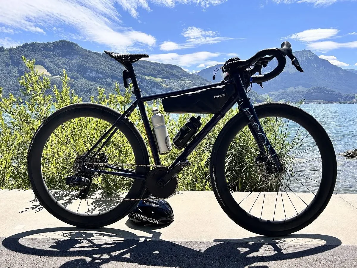 Unbranded road bike with 10PLUS road wheels, 50mm